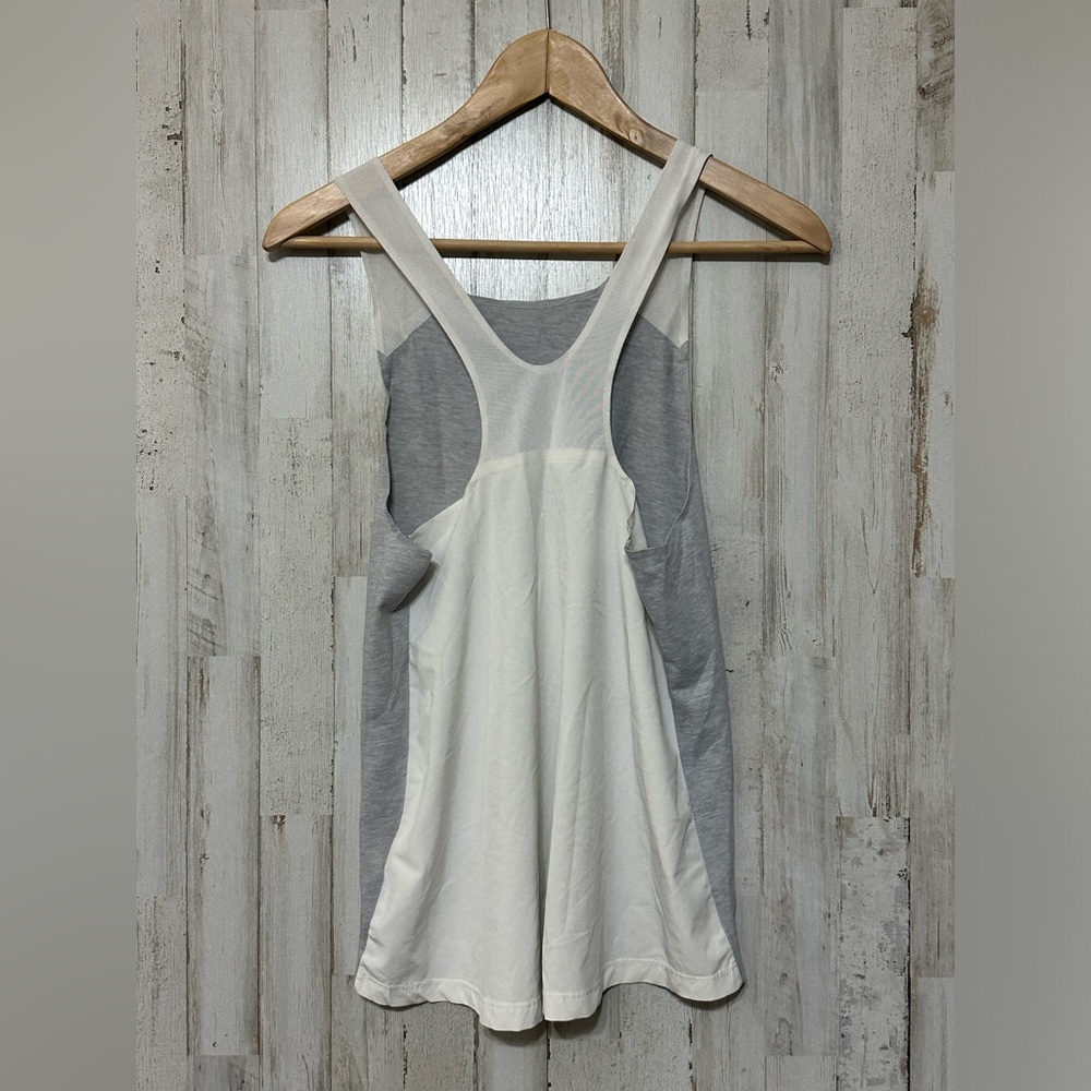 Nike Dri-Fit‎ Tank - Picture 2 of 4